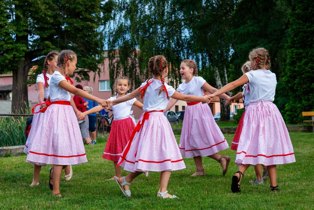 Dětský folklorní soubor Gajdůšek ze Zbraslavi na Brněnsku